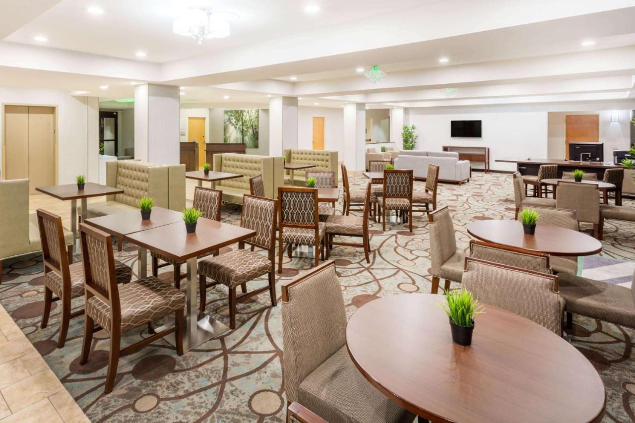 Wyndham Garden Greenville / Spartanburg Airport Bagian luar foto