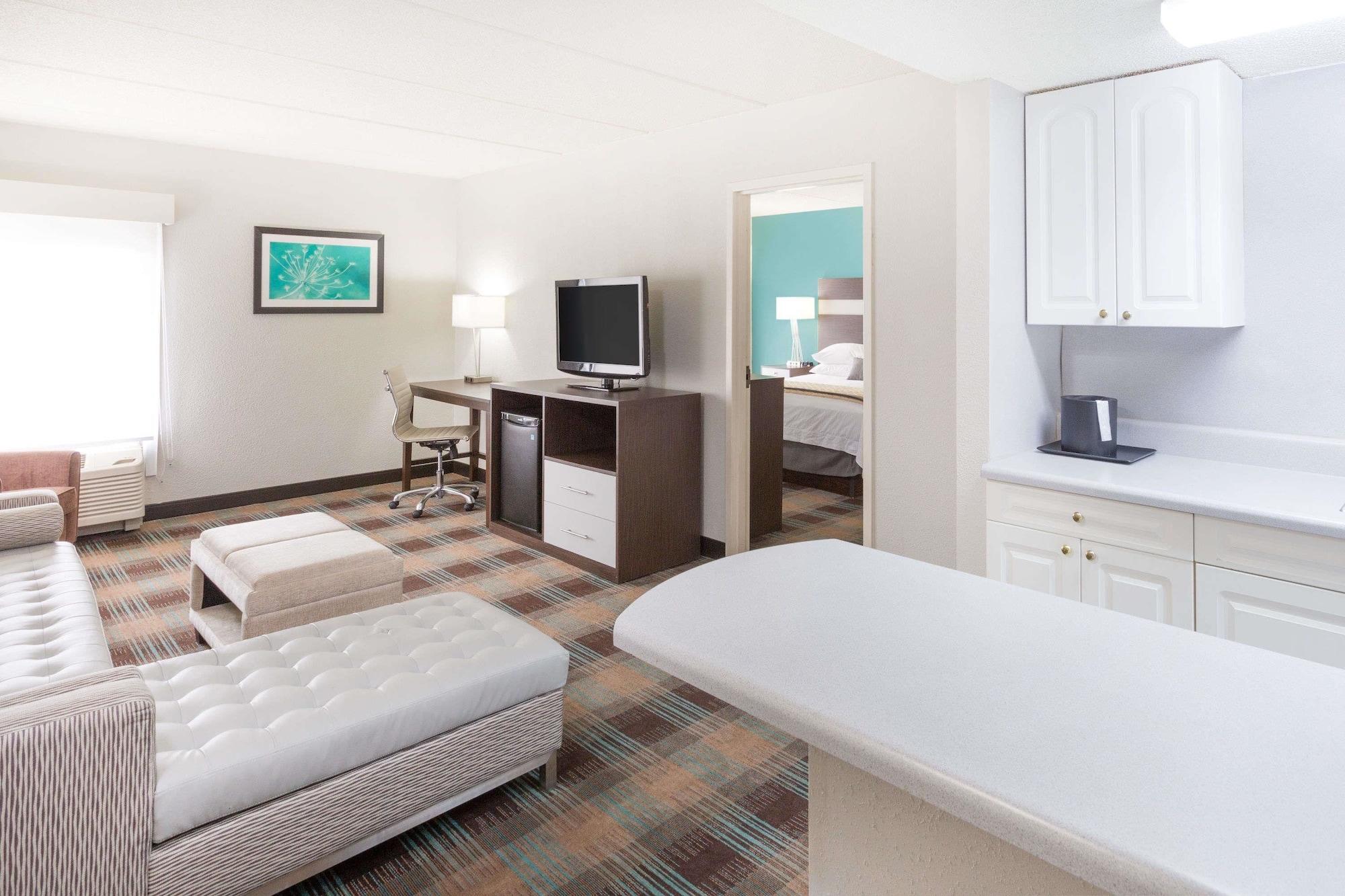 Wyndham Garden Greenville / Spartanburg Airport Bagian luar foto